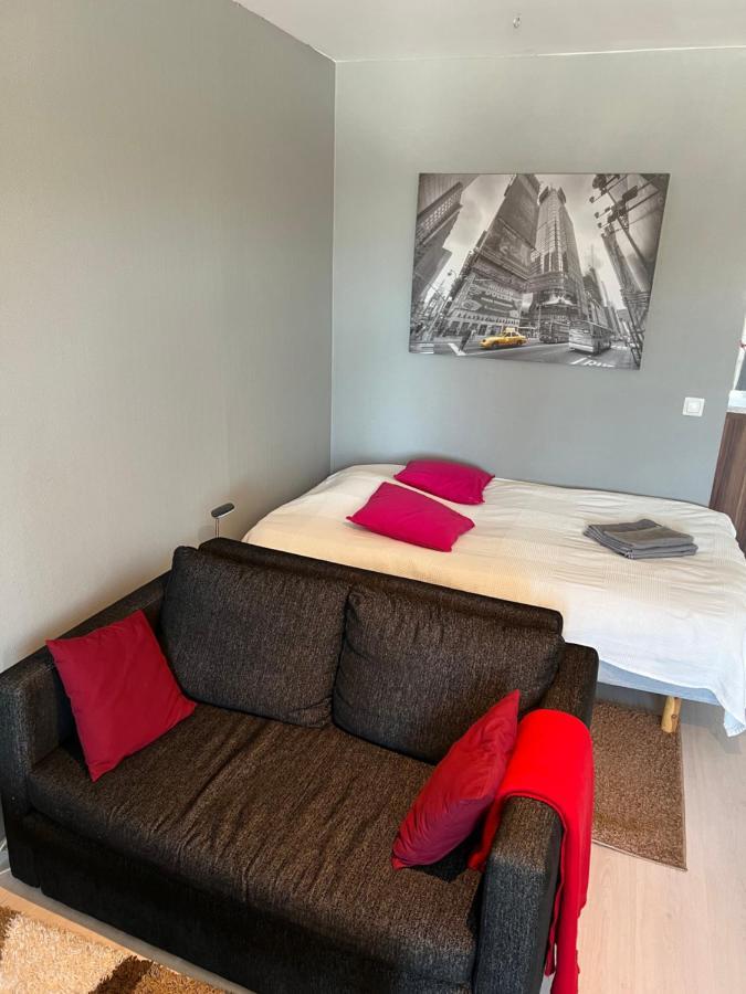 Kemi City L Near Snowcastle, 2 Rooms, Kitchen, Glazed Balcony, Free Parking On Street Exteriör bild